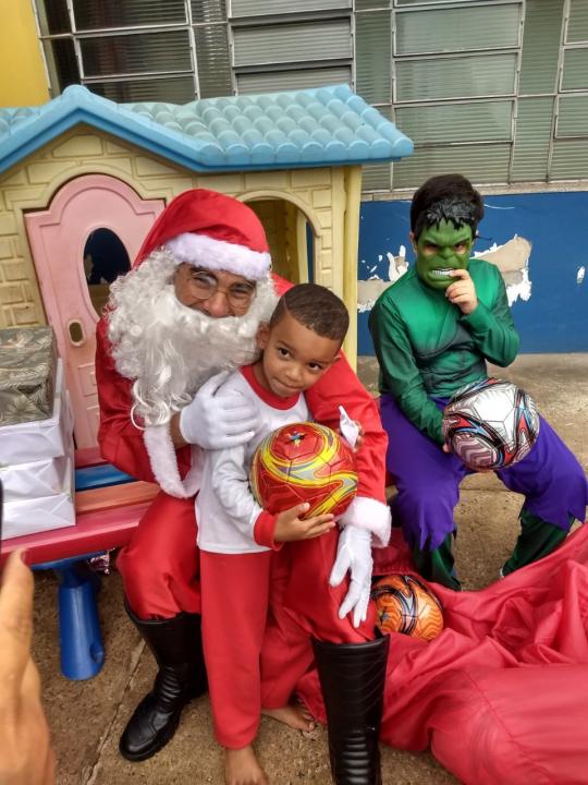 Foto 16 de 17 — Campanha do Grupo 'Por Mais Sorrisos' busca doações para realizar festa para crianças de Araraquara
